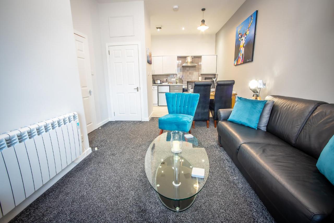 Douglas House Apartment