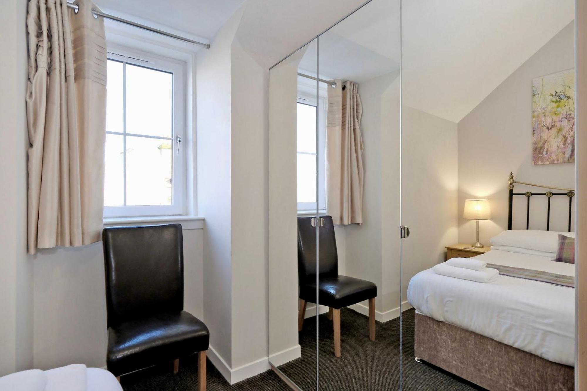 Douglas House Apartment